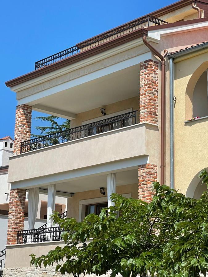 Apartments Sanja Пинезичи Экстерьер фото