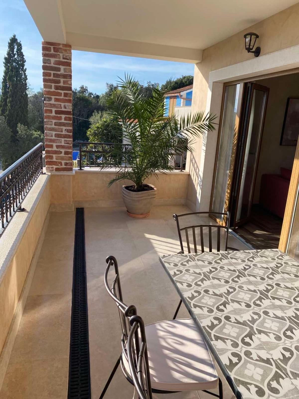 Apartments Sanja Пинезичи Экстерьер фото